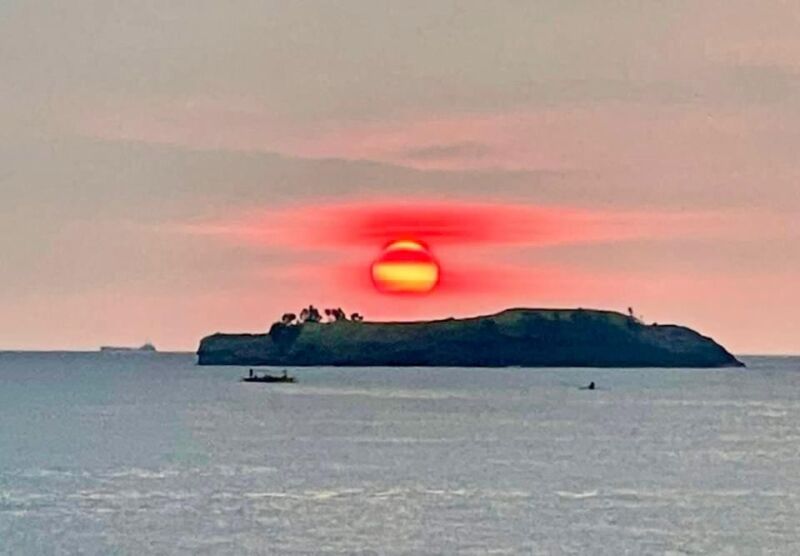 Image for the Tweet beginning: As the sun sets 🌅